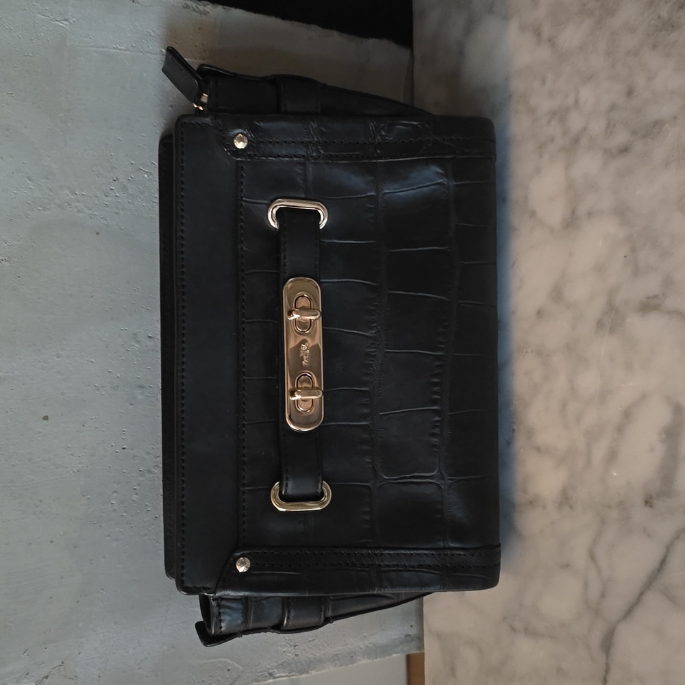 Coach black leather embossed small crossbody gold detail - Picture 13 of 13